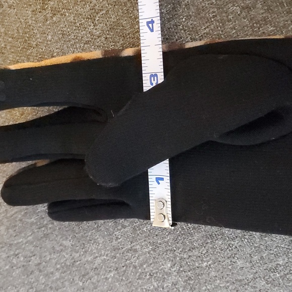 Cheetah Print & Black Gloves - Picture 8 of 10